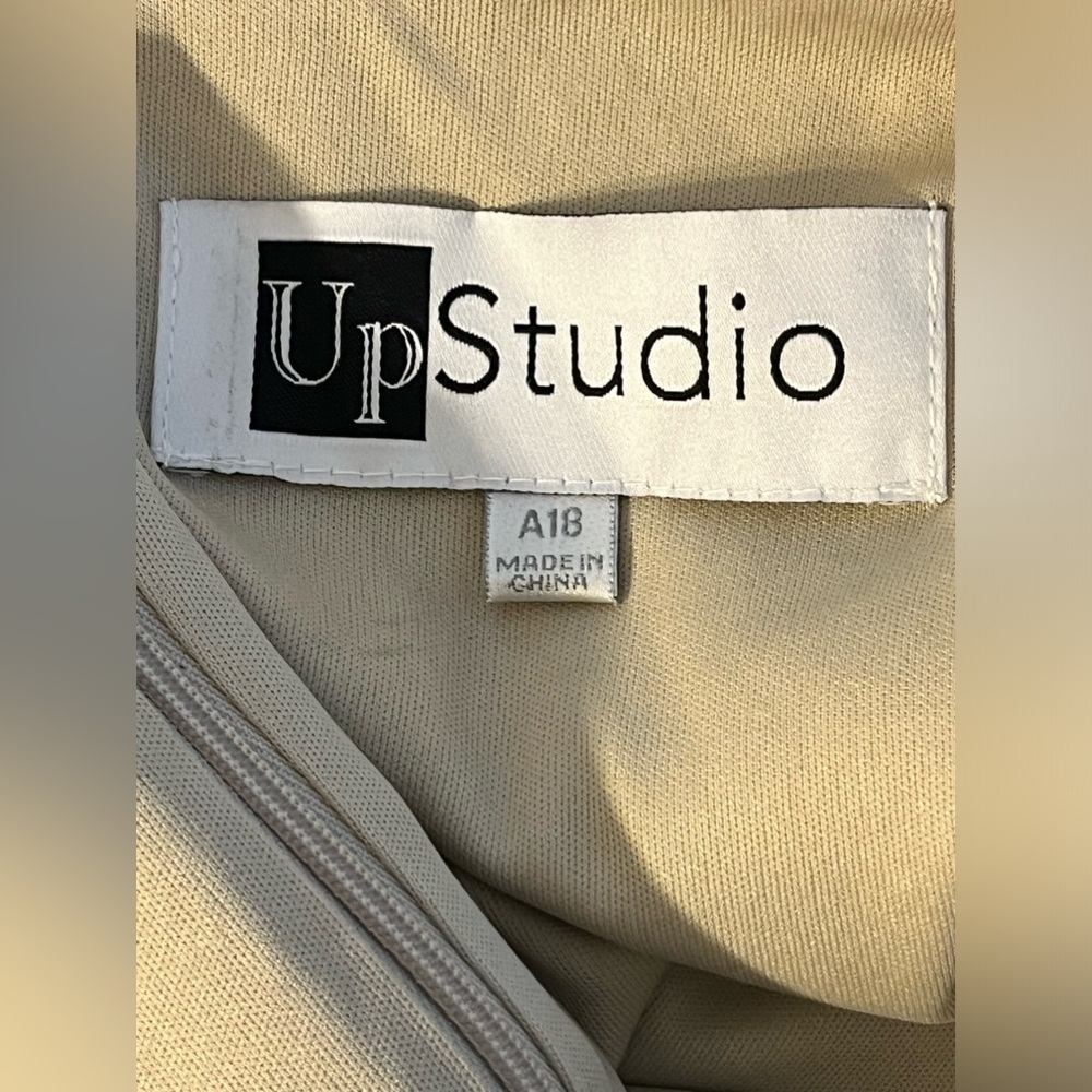 NWT- UPSTUDIO TUSCON Champagne A-Line VNeck Ruched Metallic Mesh Dress SIZE- A18 - Picture 11 of 14